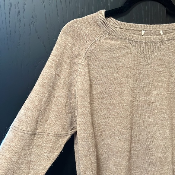 Tan sweater - Picture 3 of 5